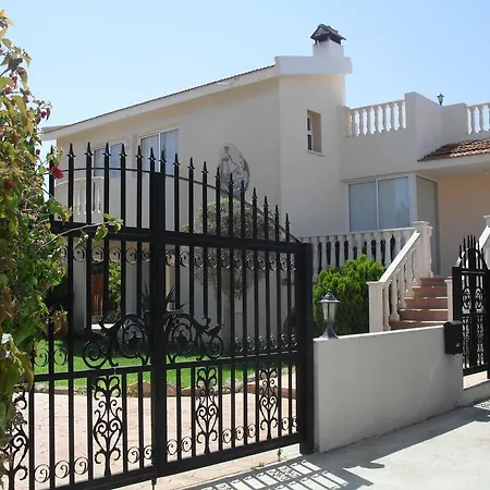 Theodora Villa *
